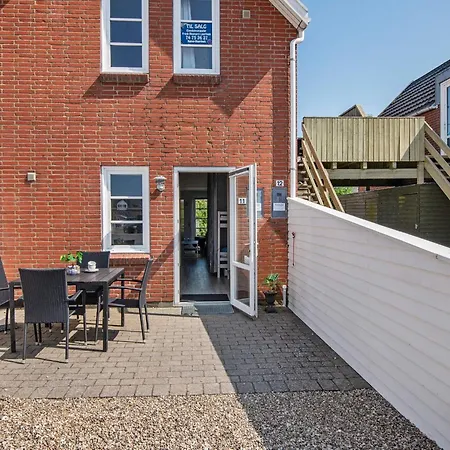 4 Person In R M Apartamento