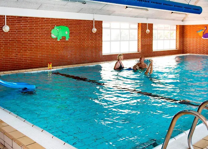 4 Person In R M Sønderby